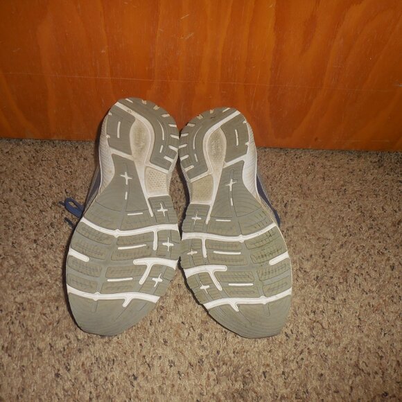 Brooks Adrenaline GTS 22 Running Sneakers Gray Purple Shoes 9 - Picture 4 of 4